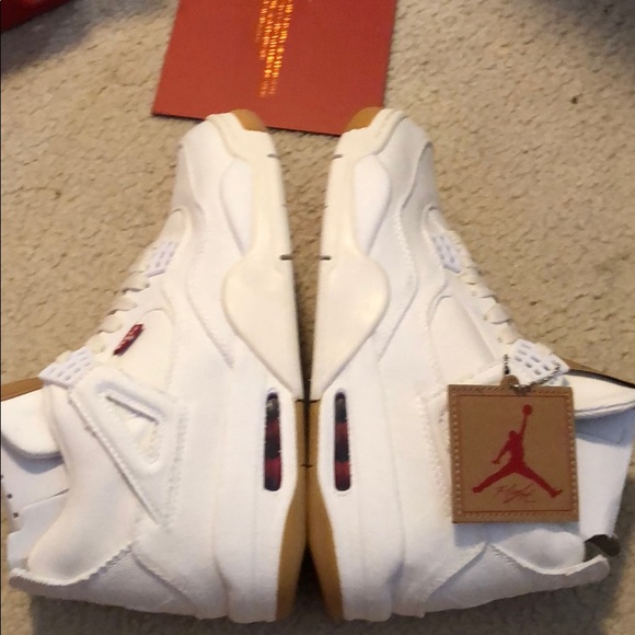 Authentic Levi’s Air Jordan Retro 4 white Levi - Picture 2 of 8